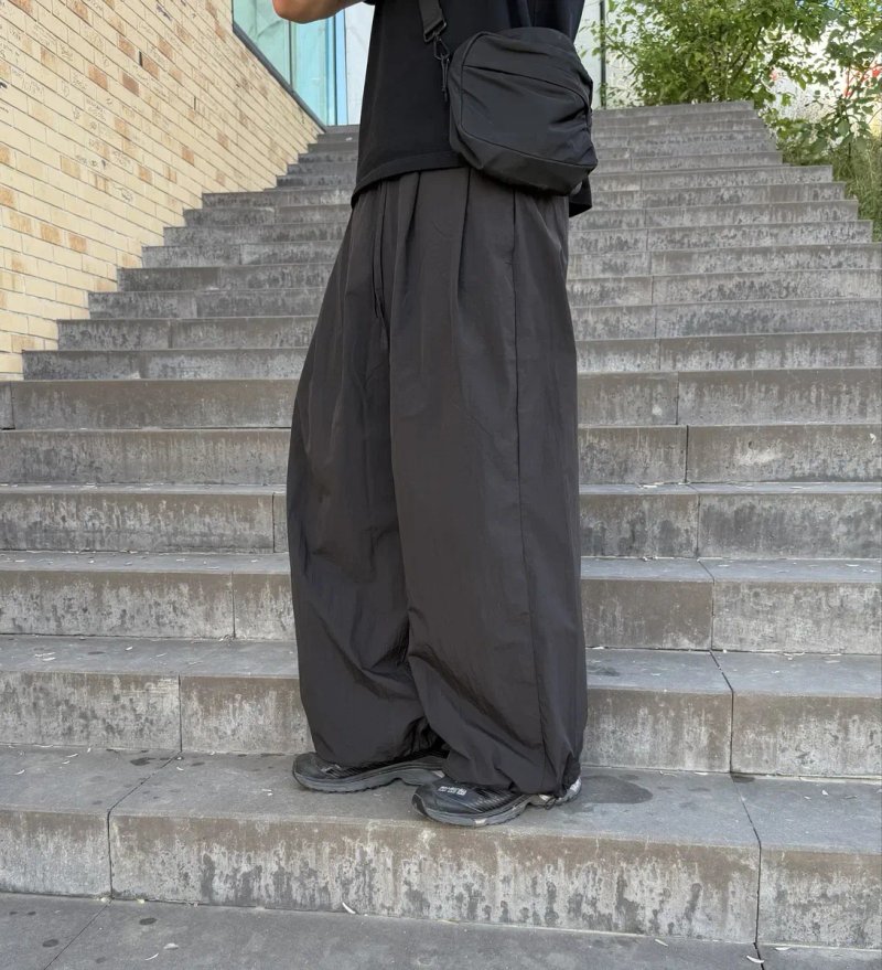 Широкі нейлонові штани парашути jaded type  parachute pants baggy беггі чорні нейлонові штани avantgarde gorpcore outdoor джейдед парашути горпкор — фото 3