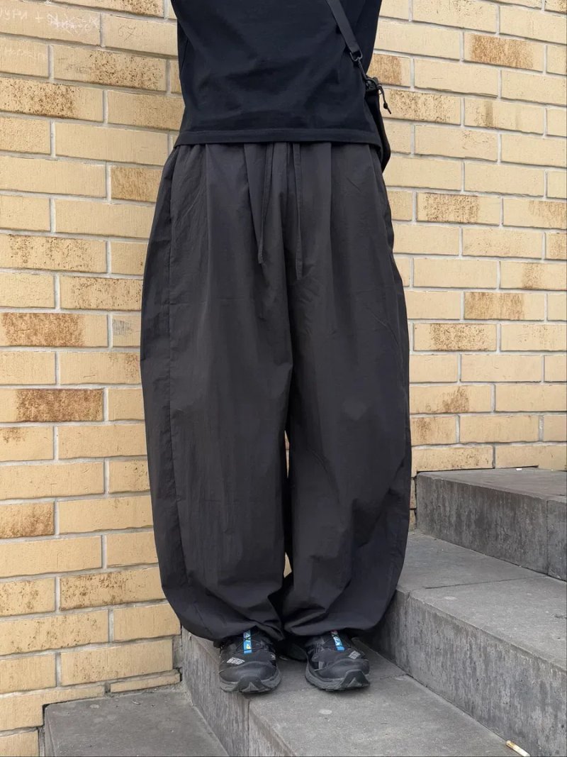 Широкі нейлонові штани парашути jaded type  parachute pants baggy беггі чорні нейлонові штани avantgarde gorpcore outdoor джейдед парашути горпкор — фото 6