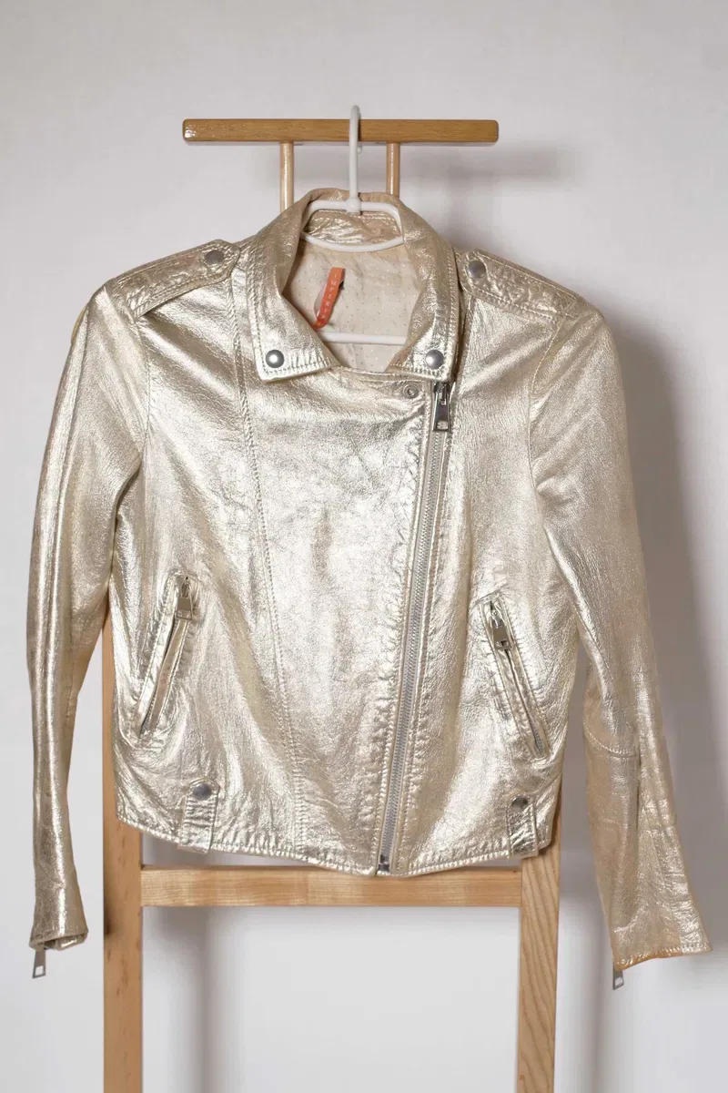 Шкіряна куртка Armani Jeans Leather jacket оригінал XS розмір ідеальна — фото 4