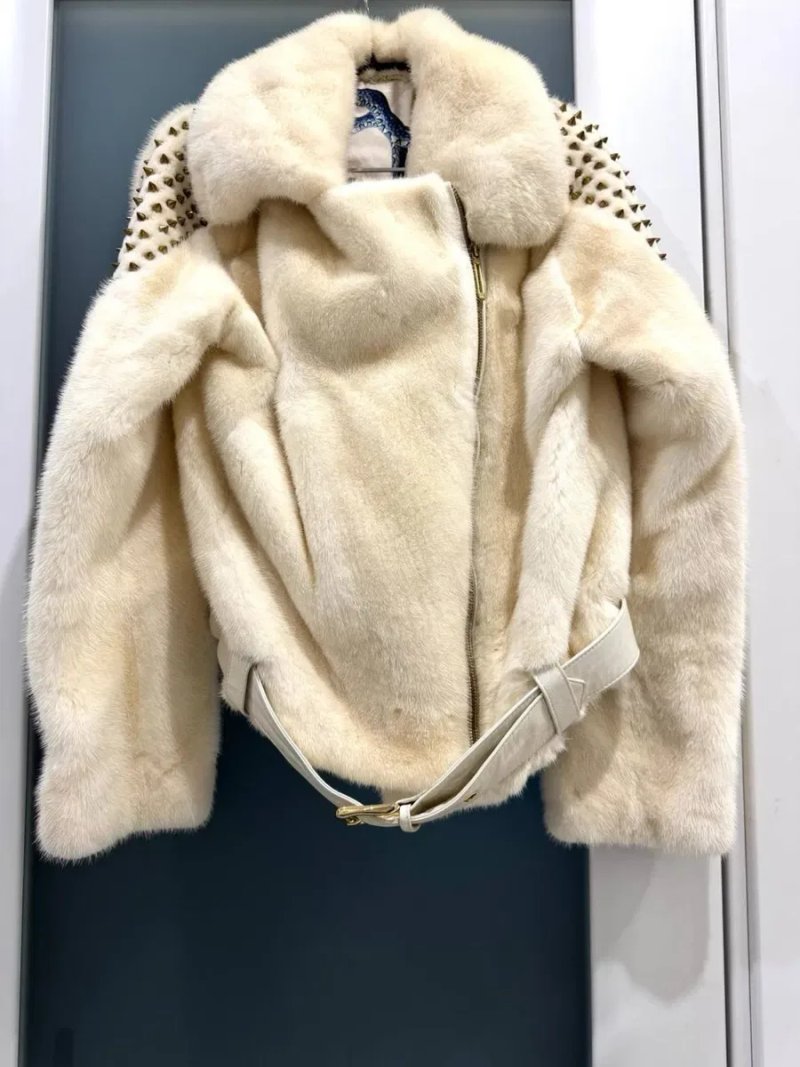 Шуба из меха Норки Phillip Plein в молочном  цвете и качестаенной фурн тары riri — фото 2
