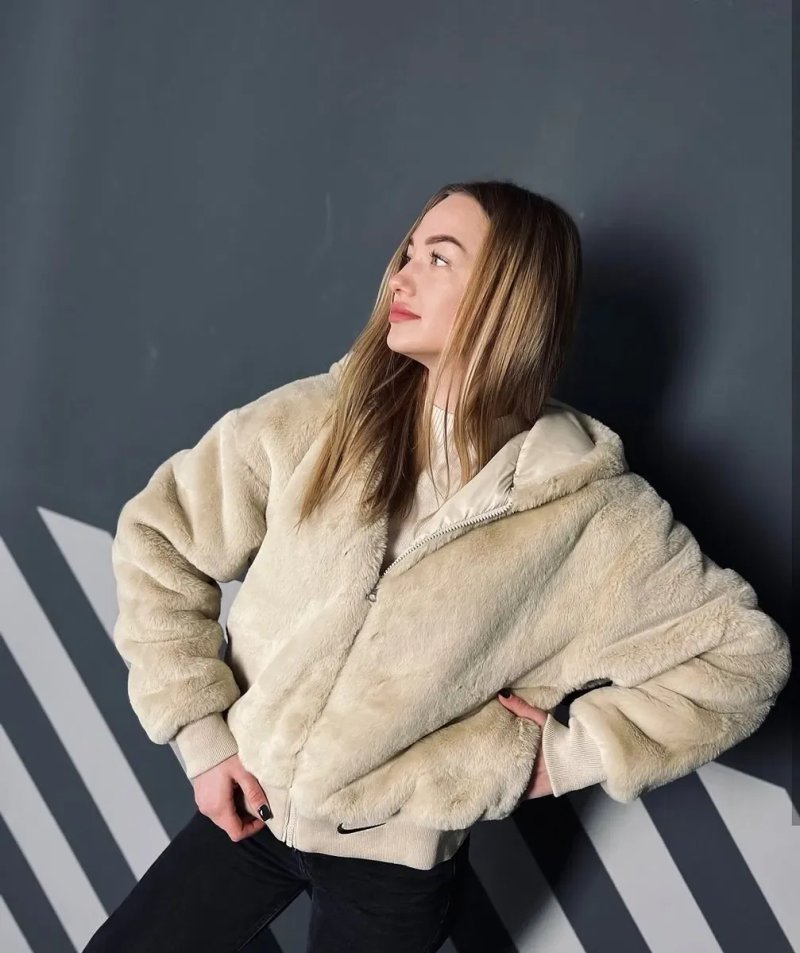 Шубка жіноча Nike розмір XS,S,M,L  Оригінал! — фото 3