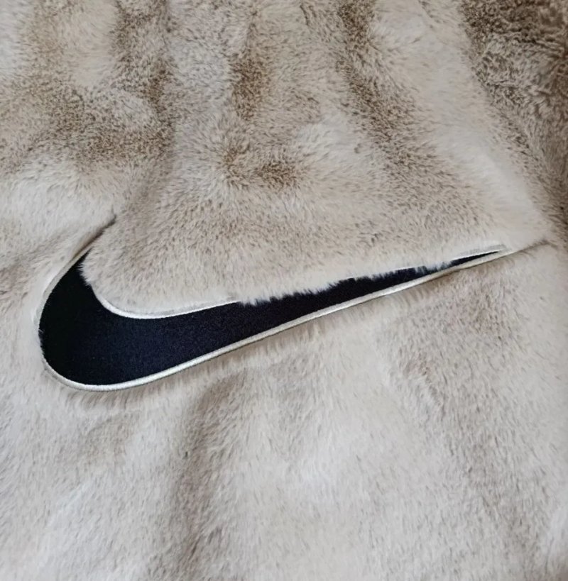 Шубка жіноча Nike розмір XS,S,M,L  Оригінал! — фото 7