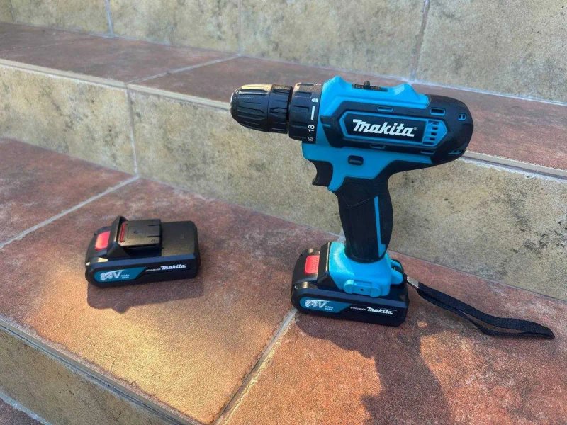Аккумуляторный шуруповерт Makita 550 24В с DFR патроном с набором — фото 3