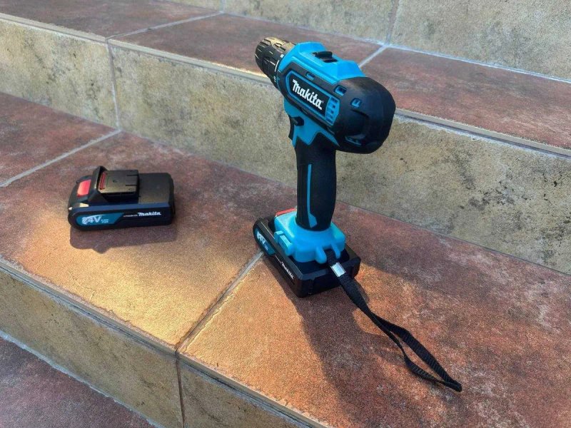 Акумуляторний шуруповерт Makita з DFR патроном та набором. Шурупокрут — фото 5