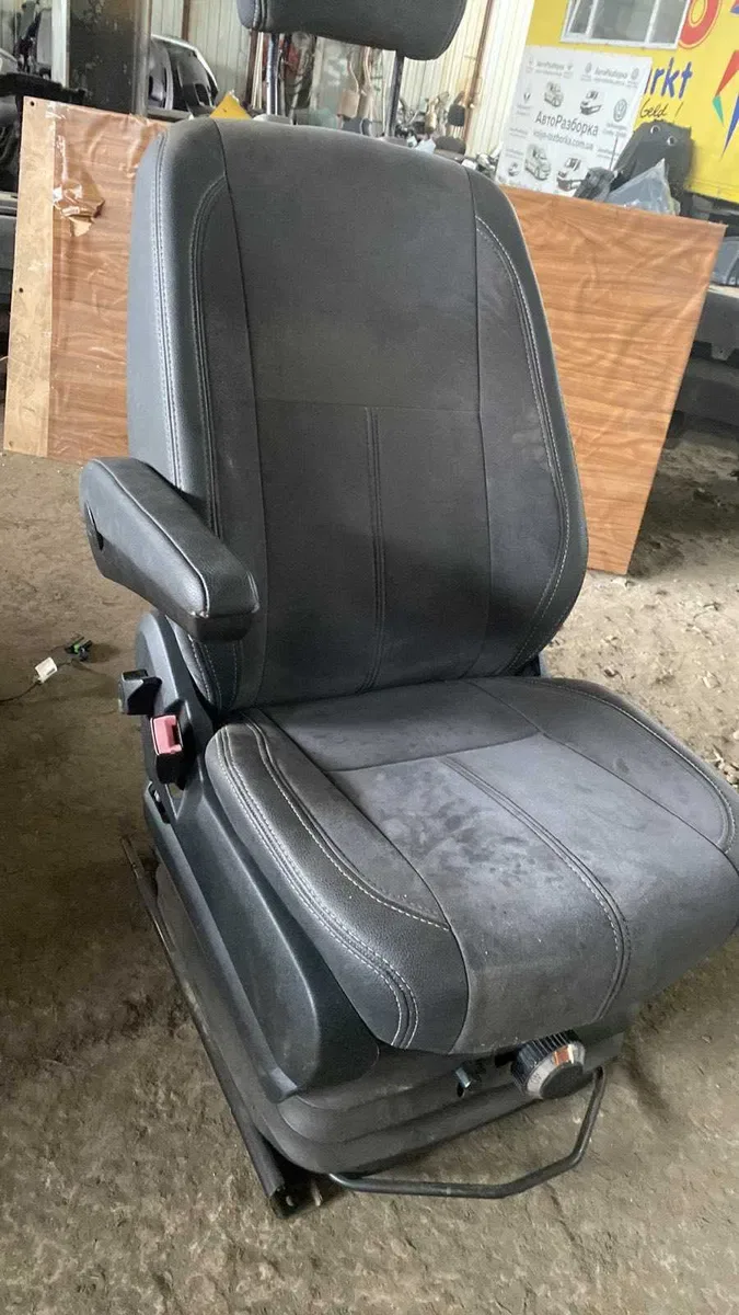 сидіння водія Пілот Volkswagen Crafter 2006-2016 — фото 6