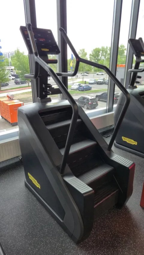 Сходи-степпер Technogym Climb Live 9000