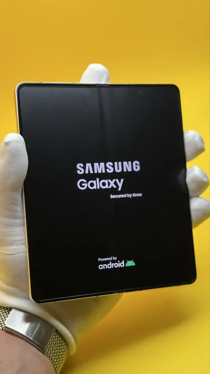 Складний смартфон Samsung Galaxy Z Fold5 Gold 12GB | 256GB — фото 2