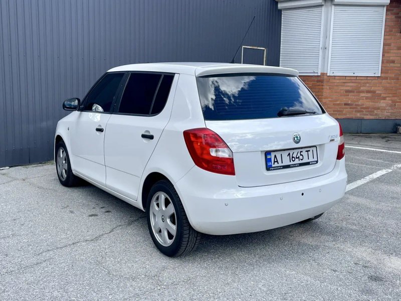 Skoda Fabia 1.6 TDi, 2010 — фото 4