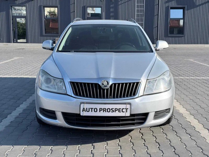 Skoda Octavia 2012 — фото 2