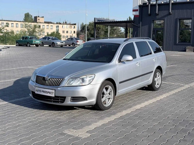 Skoda Octavia 2012 — фото 3