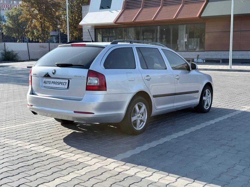 Skoda Octavia 2012 — фото 4