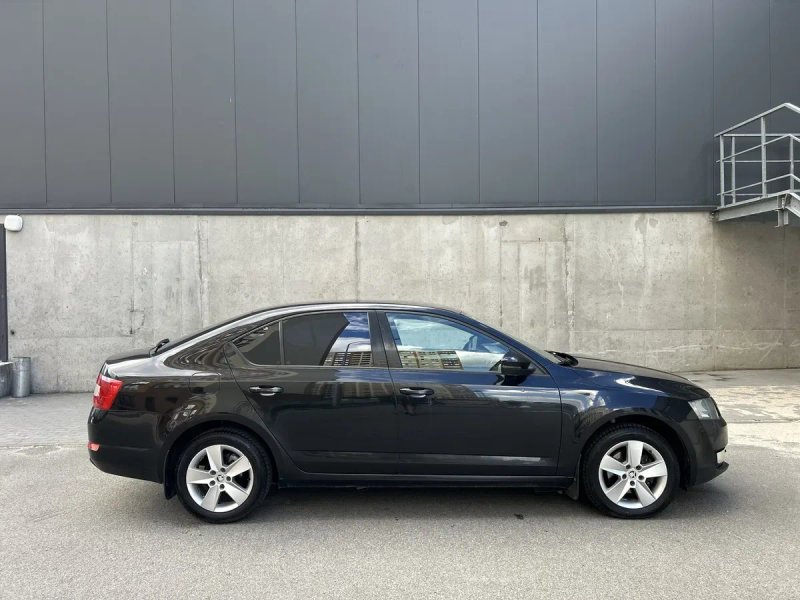 Skoda Octavia A7 1,4бенз автомат — фото 2