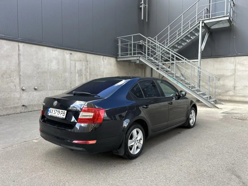 Skoda Octavia A7 1,4бенз автомат — фото 3