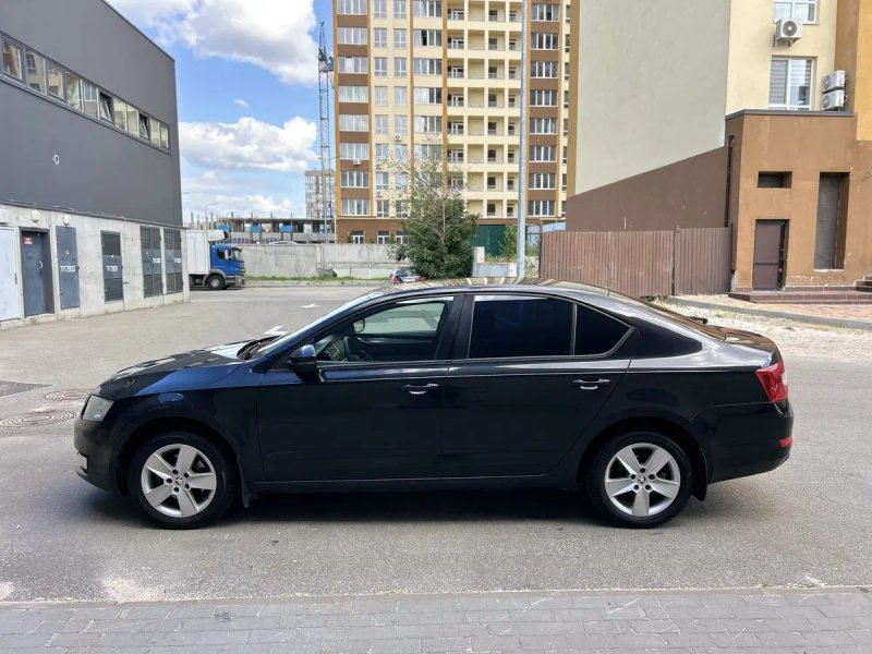 Skoda Octavia A7 1,4бенз автомат — фото 6