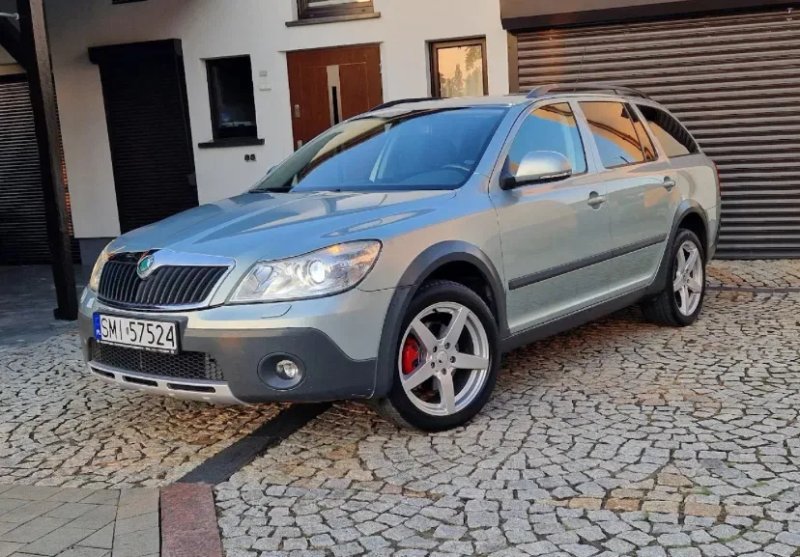Skoda Octavia Scout 2011 бензин 1.8 TSI 4x4 — фото 3