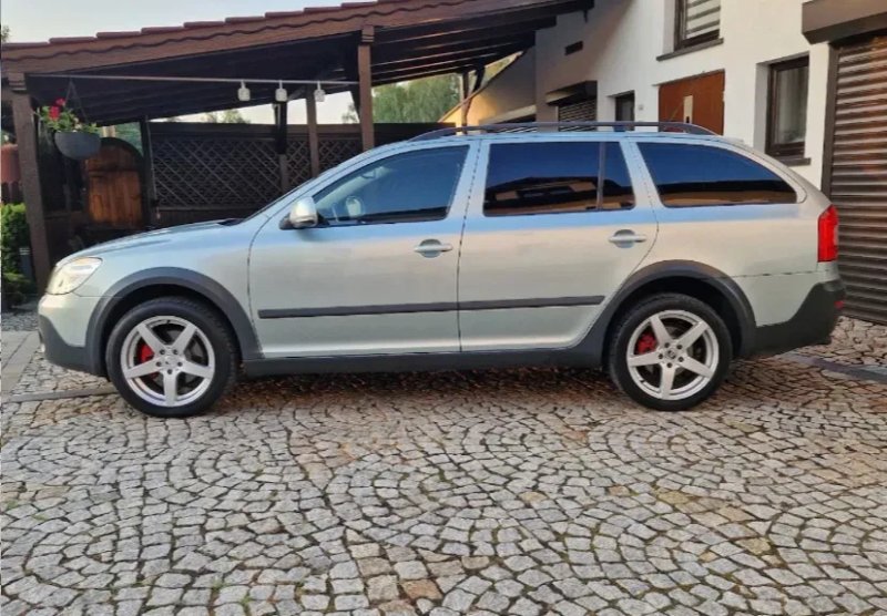 Skoda Octavia Scout 2011 бензин 1.8 TSI 4x4 — фото 5