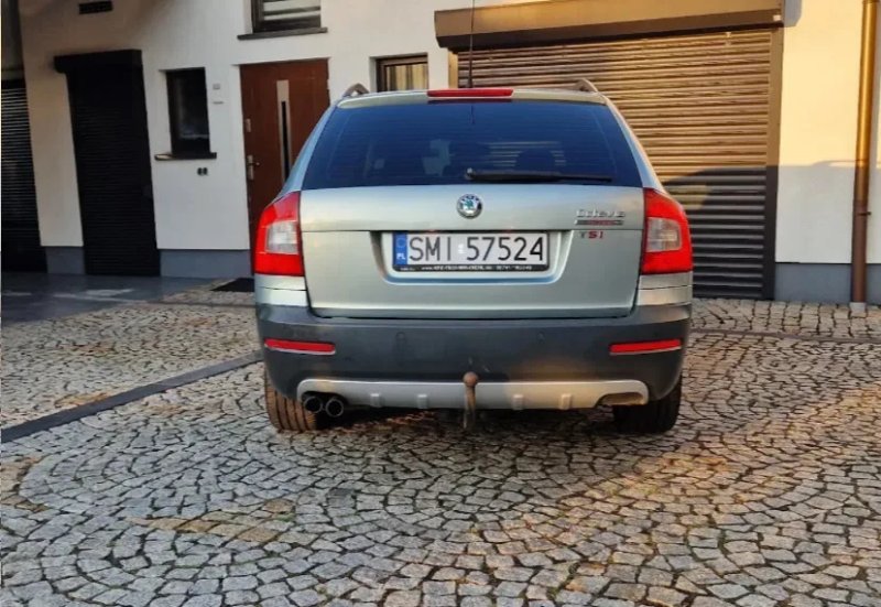 Skoda Octavia Scout 2011 бензин 1.8 TSI 4x4 — фото 7