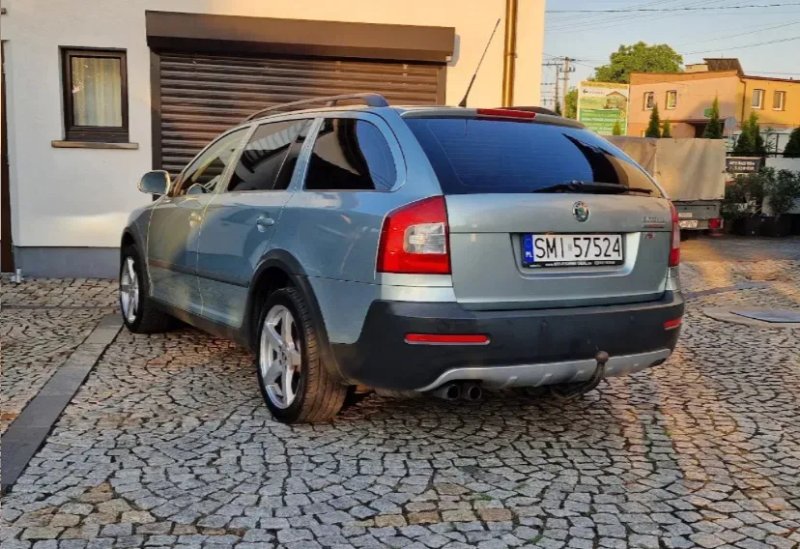 Skoda Octavia Scout 2011 бензин 1.8 TSI 4x4 — фото 8