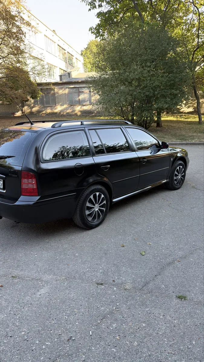 Skoda тур 1,9 дизель — фото 4