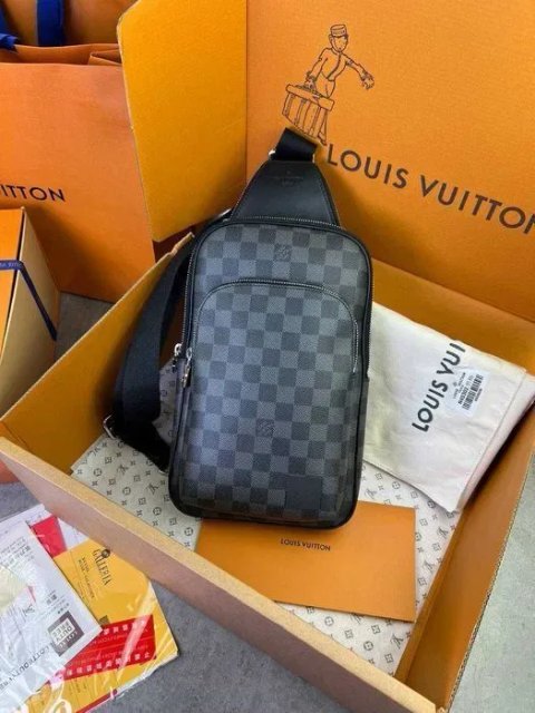Слинг Louis Vuitton плечевая сумка LV бананка Луи Витон мужская сумка c800