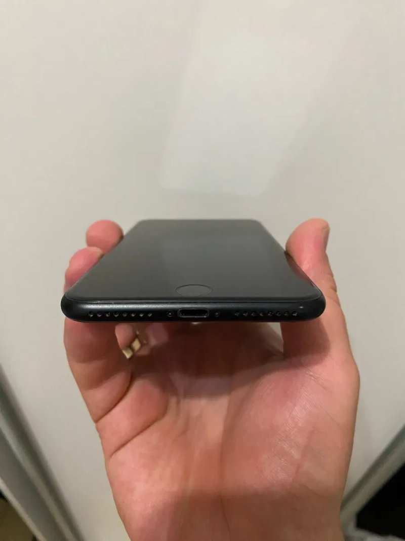 Смартфон Apple iPhone 7 Plus 32 ГБ — фото 5