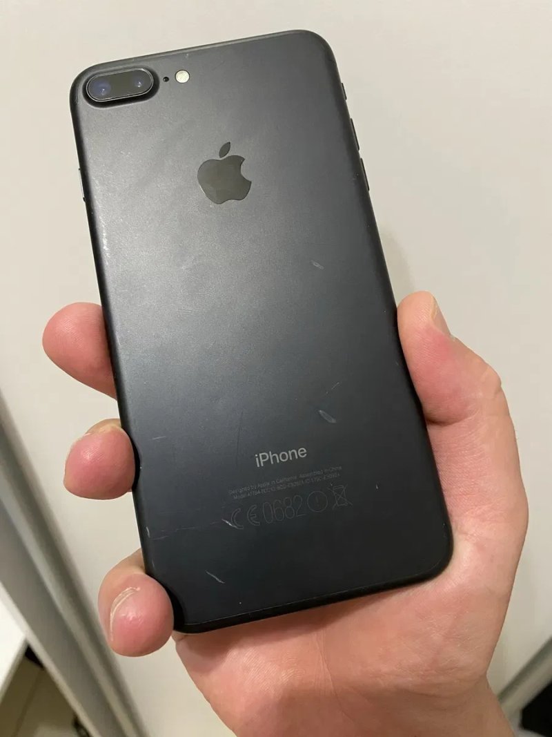 Смартфон Apple iPhone 7 Plus 32 ГБ — фото 6