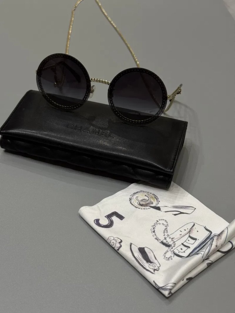 Сонцезахисні окуляри Chanel — фото 2