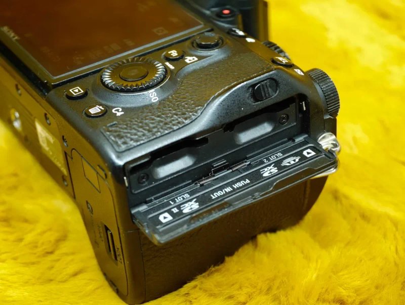 Sony a9 (ILCE-9) body -- ‼️Репортажний монстр ‼️-- 8355 кадрів -- 2 акумулятори! — фото 8
