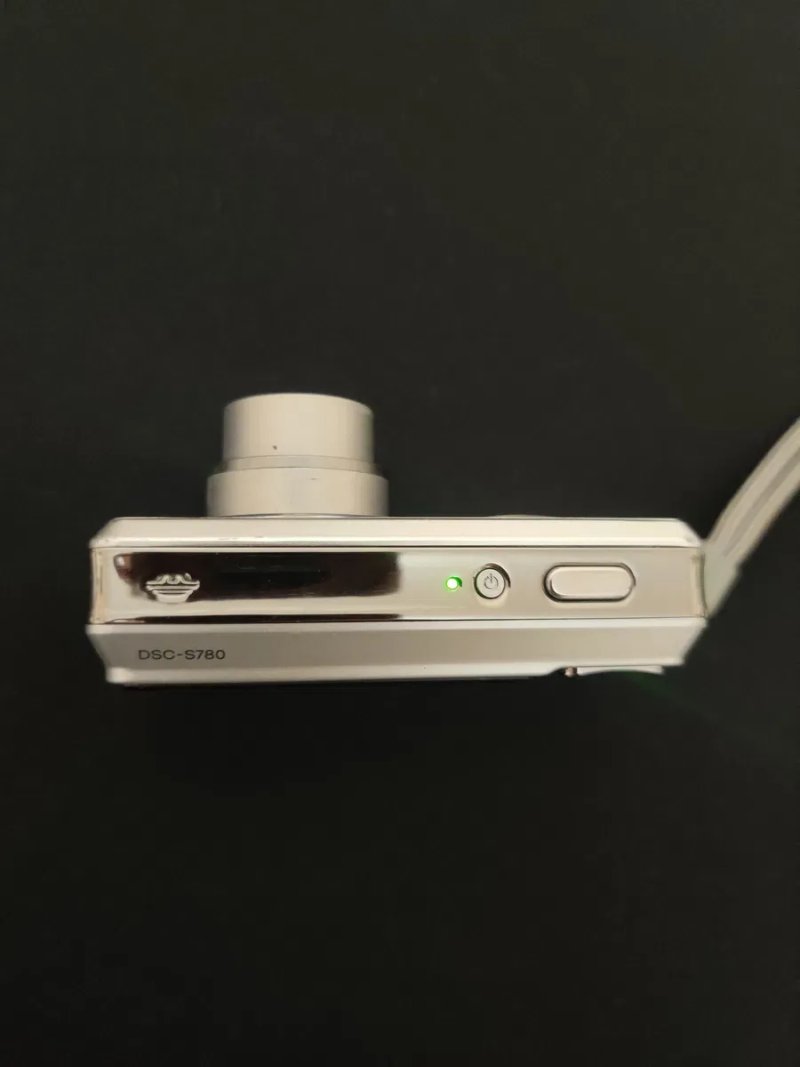 Sony Cyber-shot DSC-S780 Aluminum Вінтажна Мильниця фотоапарат фотокамера — фото 3