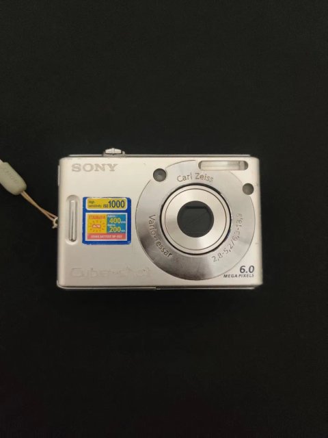 Sony Cyber-shot DSC-W30 Aluminum Вінтажна Мильниця фотоапарат фотокамера
