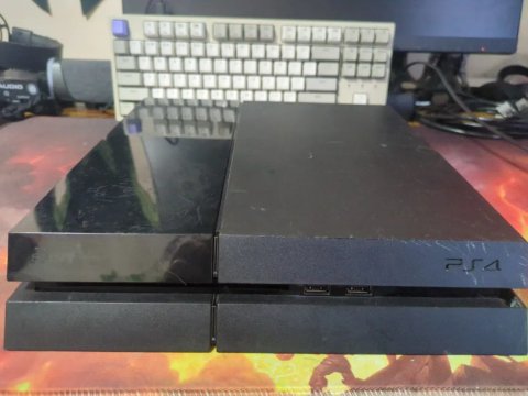 Sony PlayStation 4 Fat під відновлення або на запчастини (+ геймпад)
