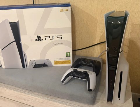 Sony PlayStation 5 Slim з дисководом
