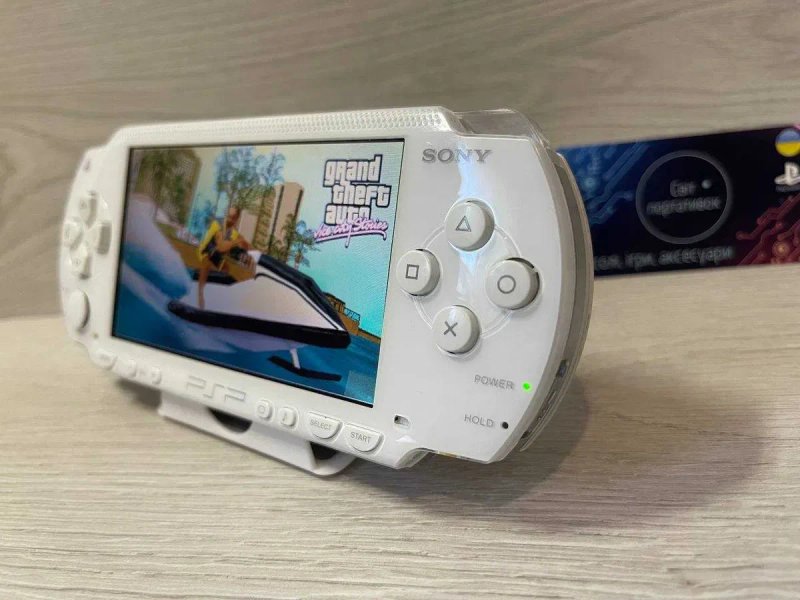 Sony PSP Білий колір 2GB + 40 Ігор встановлено на приставці гарний стан — фото 3