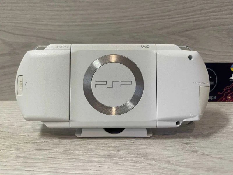 Sony PSP Білий колір 2GB + 40 Ігор встановлено на приставці гарний стан — фото 6