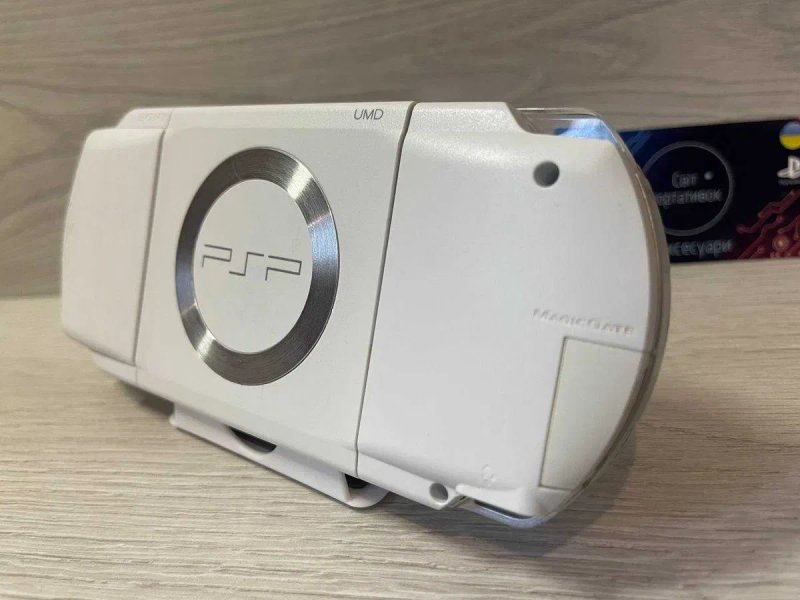 Sony PSP Білий колір 2GB + 40 Ігор встановлено на приставці гарний стан — фото 7