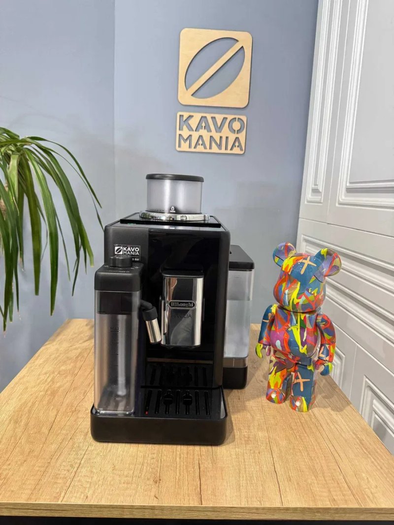 Современная кофемашина DeLonghi Rivelia с двумя бункерами для зерен — фото 3