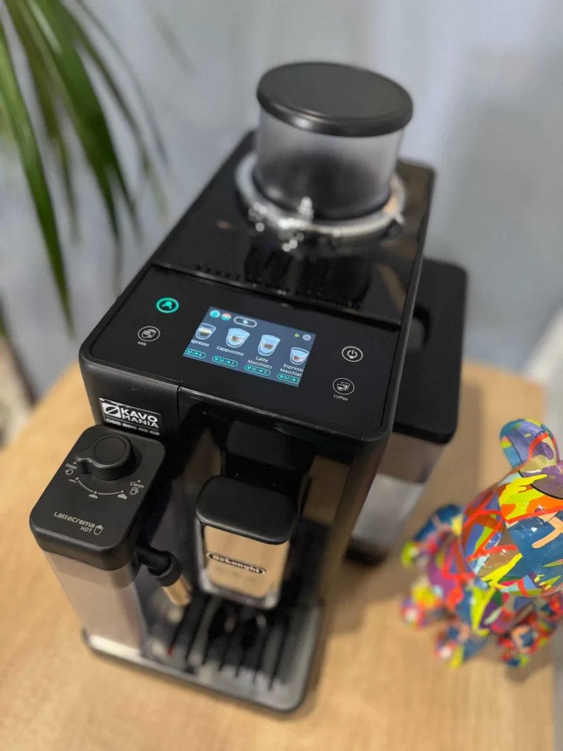 Современная кофемашина DeLonghi Rivelia с двумя бункерами для зерен — фото 5