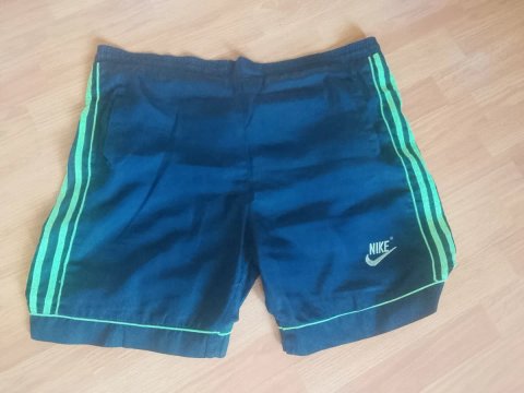Спортивні шорти Nike