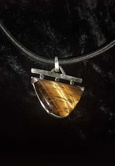 Срібний чоловічий кулон-оберіг з природним мінералом тигрине око — фото 7