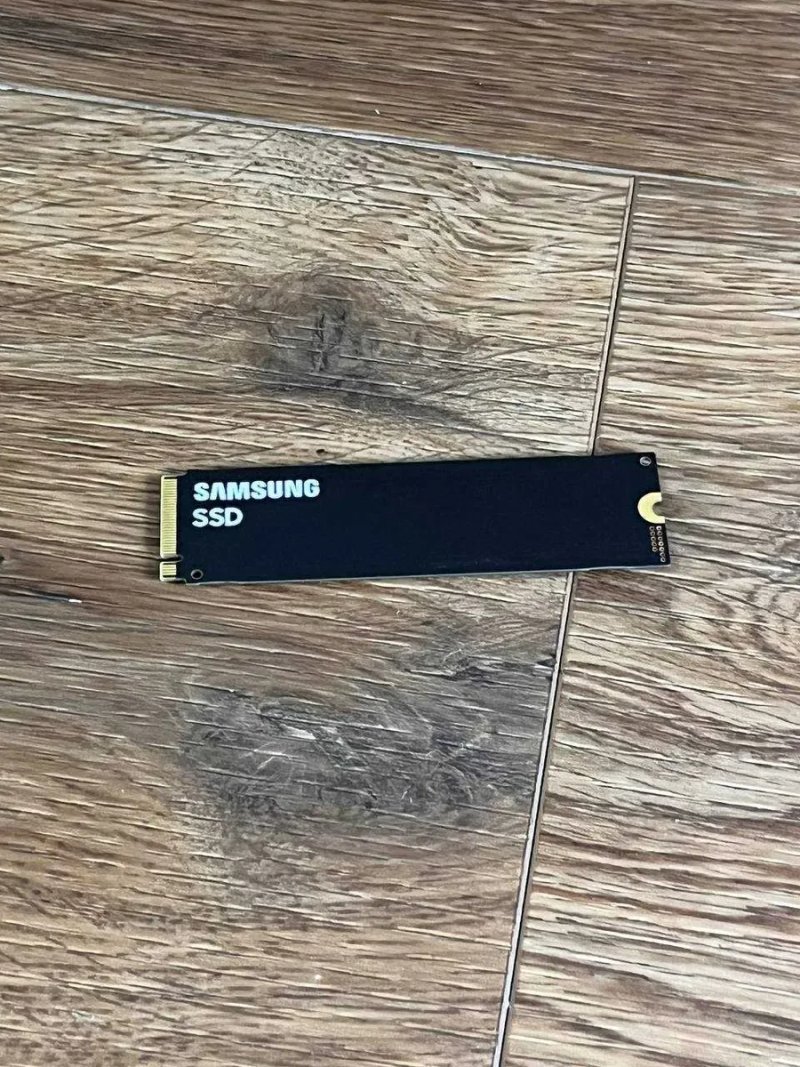 SSD Samsung 1TB M.2 NVMe PCIe 4.0 — MZVL21T0HCLR — фото 2
