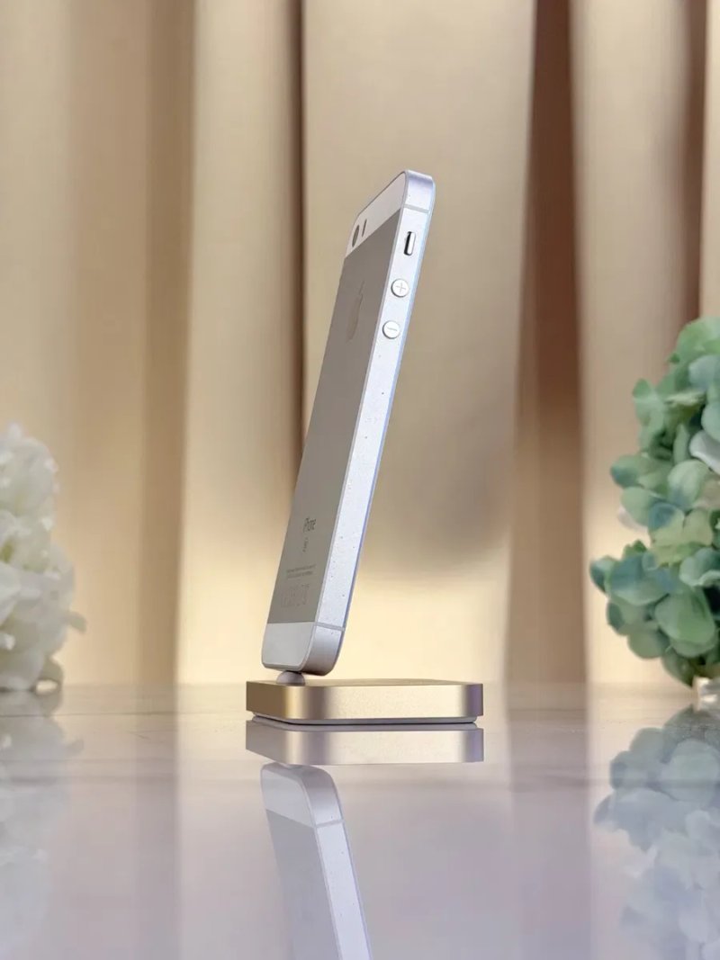 Стан Нового! iPhone SE-1 Silver Без ремонтів! (Магазин Гарантія) — фото 7