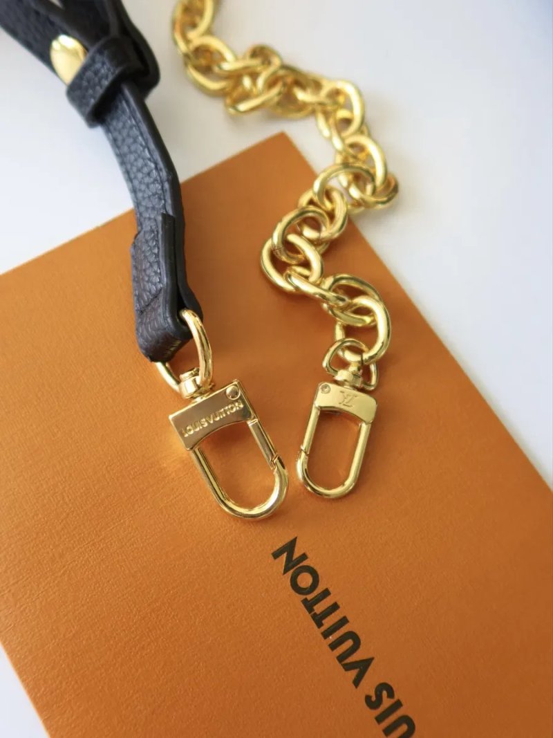 Стильна жіноча сумочка чорна шкіряна натуральна шкіра Louis Vuitton Pochette Metis black сумка женская черная кожаная натуральная кожа луи витон метис — фото 2