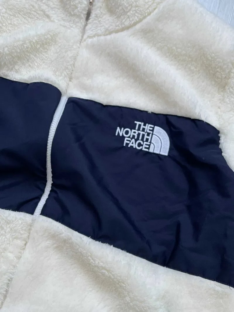 Стильний теплий жакет The North Face у білому кольорі — фото 2