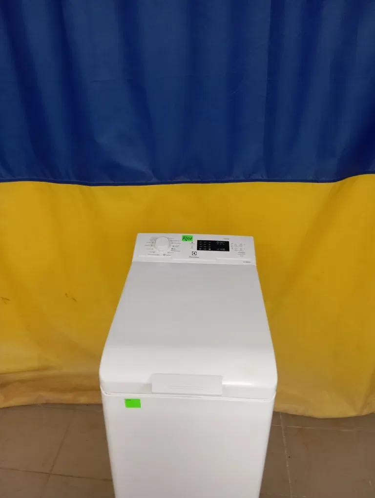 Стиральная машина Electrolux на 6 кг RPM1000 — фото 3