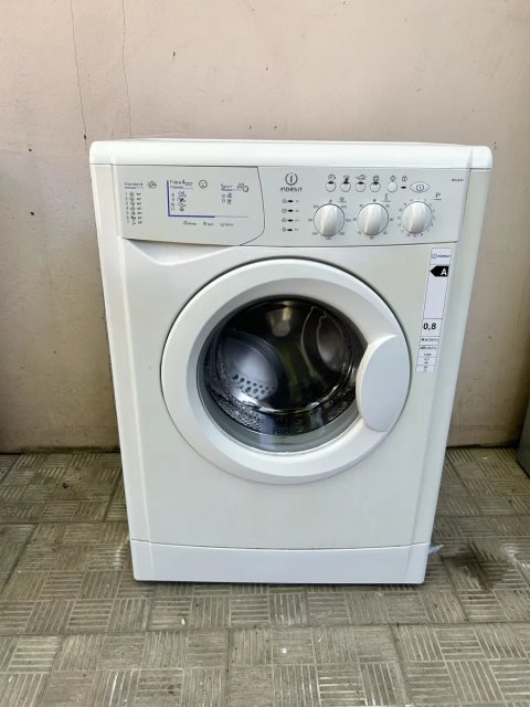 Стиральная машина Indesit 4 кг.WISL 104.Гарантия!