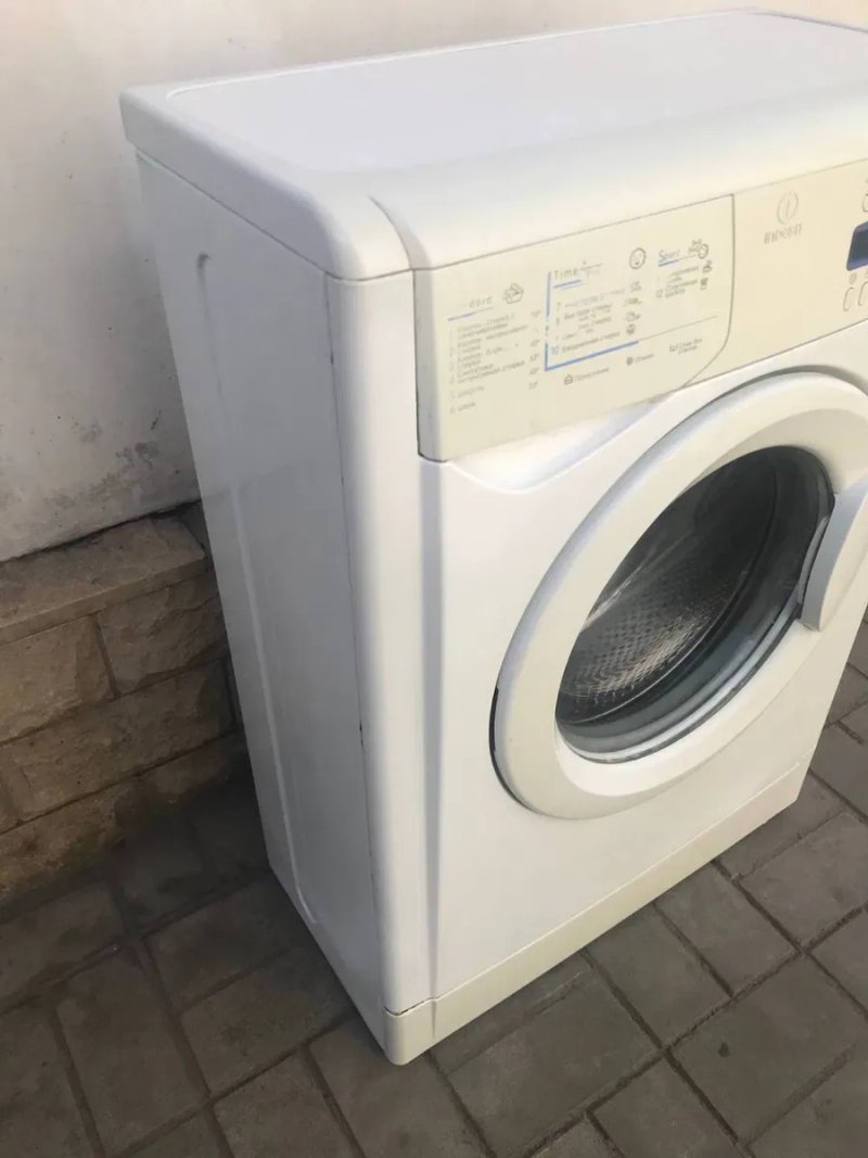 Стиральная машина Indesit 4кг узкая Пральна машина — фото 2