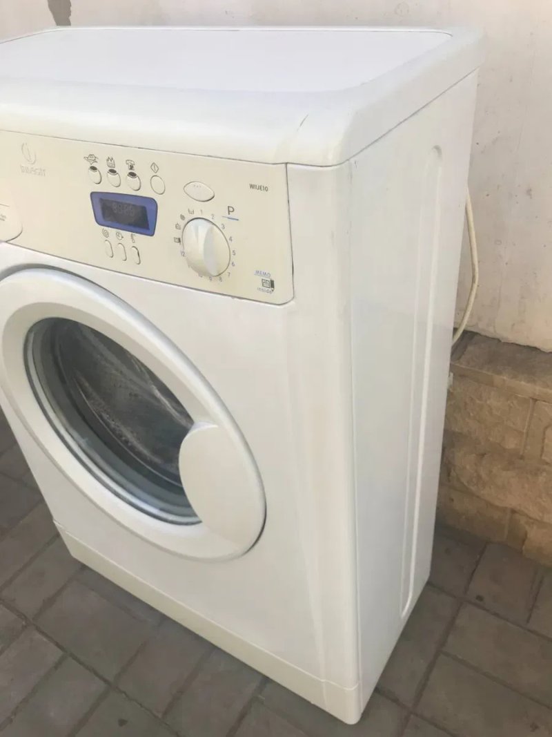 Стиральная машина Indesit 4кг узкая Пральна машина — фото 3