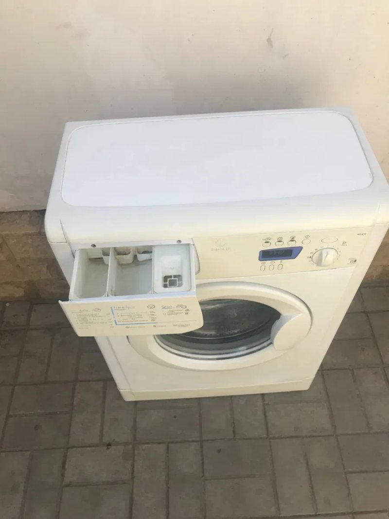 Стиральная машина Indesit 4кг узкая Пральна машина — фото 6