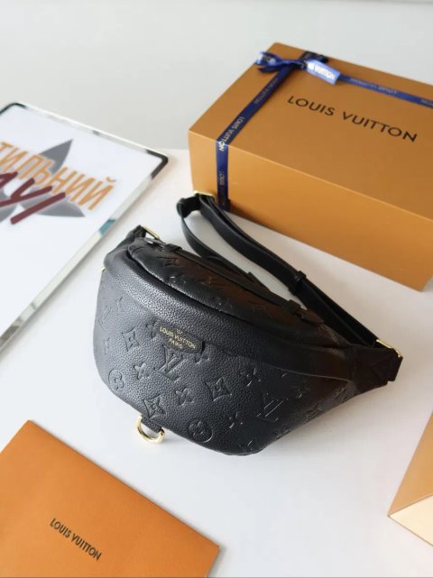 Сумка бананка чоловіча жіноча чорна Louis Vuitton bumbag black натуральна шкіра шкіряна мужская женская кожаная черная сумочка на пояс  луи витон LV