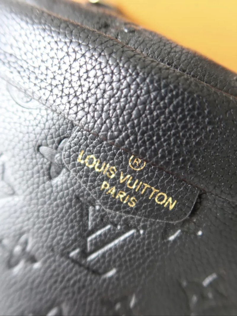 Сумка бананка чоловіча жіноча чорна Louis Vuitton bumbag black натуральна шкіра шкіряна мужская женская кожаная черная сумочка на пояс  луи витон LV — фото 2